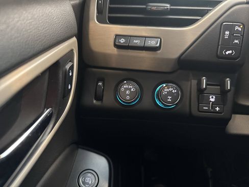 Used 2018 GMC Yukon Denali w/ Open Road Package AWD/4WD image 39