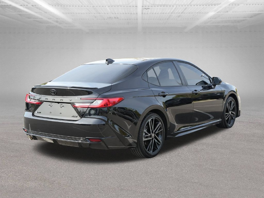 Used 2025 Toyota Camry XSE FWD image 9
