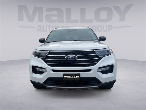 Used 2022 Ford Explorer XLT w/ Equipment Group 202A image 8