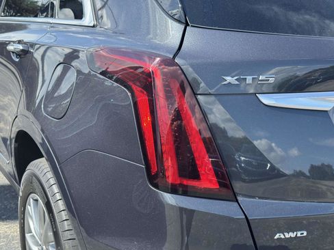 Certified 2022 Cadillac XT5 Premium Luxury image 9