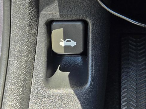 Used 2014 Honda Accord EX-L image 31