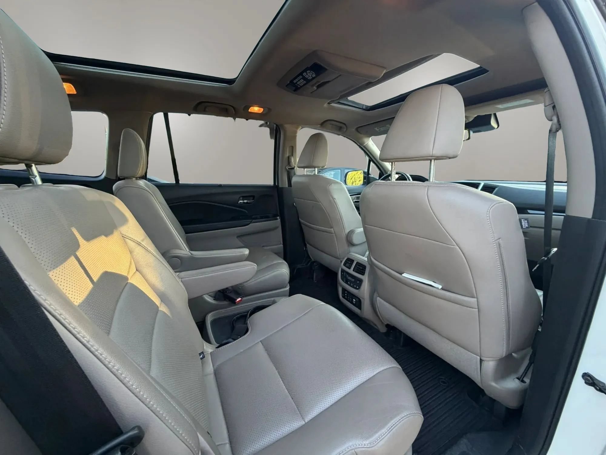 Used 2016 Honda Pilot Elite image 26