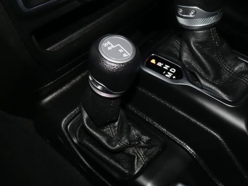 Used 2021 Jeep Wrangler Unlimited Sport AWD/4WD image 28