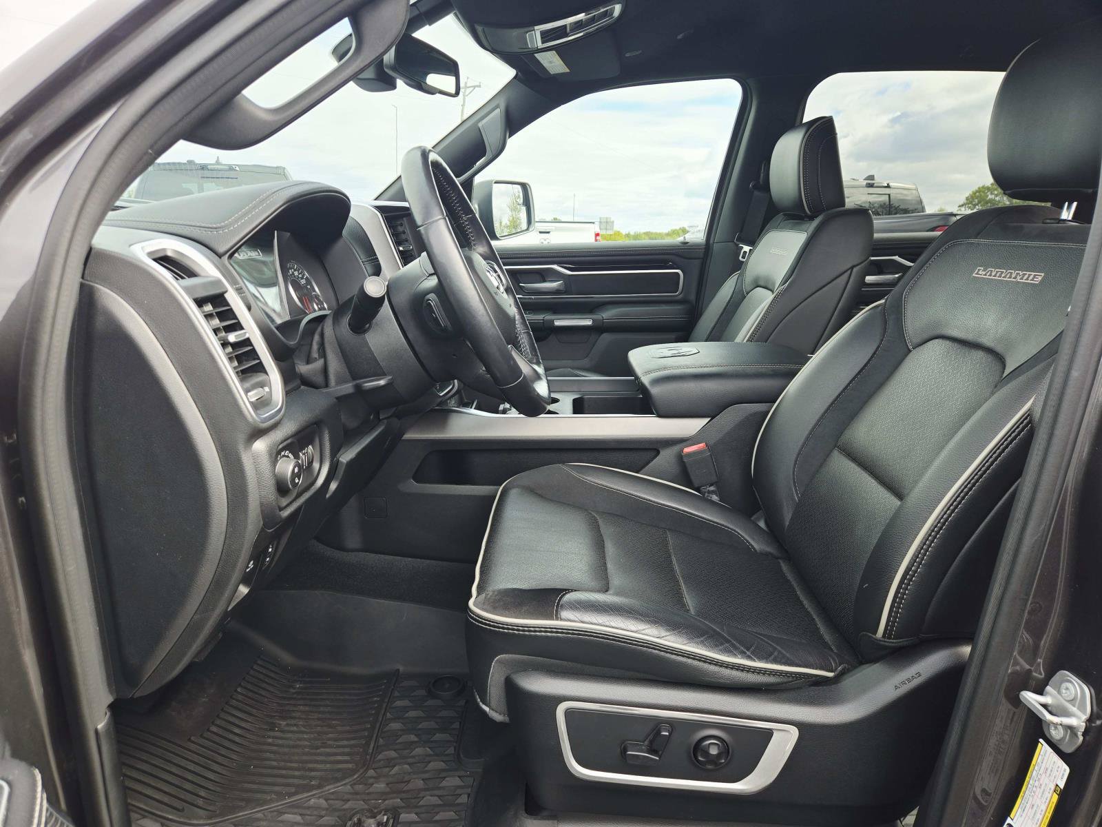 Used 2020 RAM 1500 Laramie w/ Sport Appearance Package AWD/4WD image 12