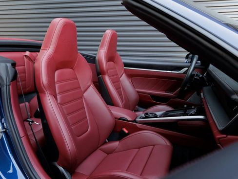 Certified 2025 Porsche 911 Turbo image 35