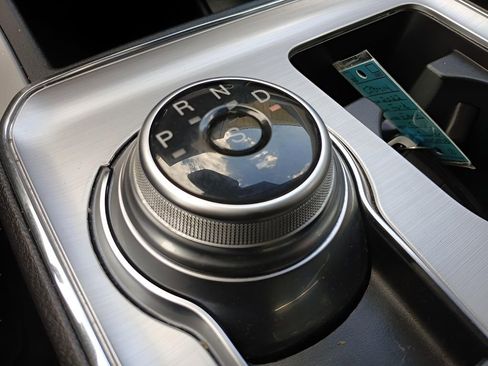 Used 2022 Ford Edge SEL image 11