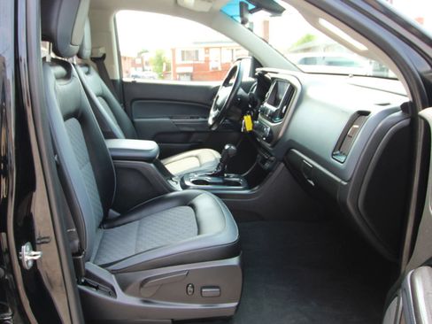 Used 2020 Chevrolet Colorado Z71 w/ Z71 Midnight Edition AWD/4WD image 9