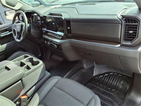 Used 2024 Chevrolet Silverado 1500 LT image 25