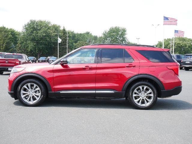 Certified 2023 Ford Explorer XLT w/ Equipment Group 202A AWD/4WD image 2