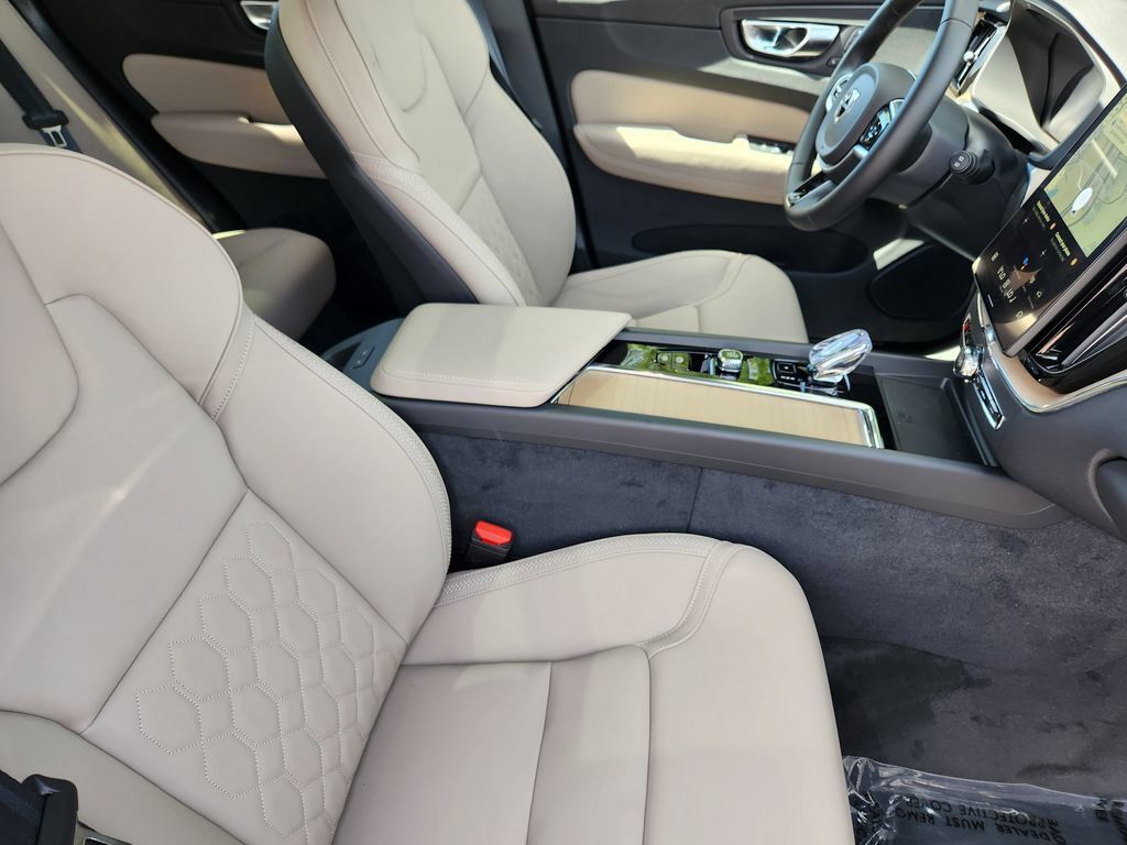 New 2026 Volvo XC60 B5 Plus w/ Protection Package Premier AWD/4WD image 5