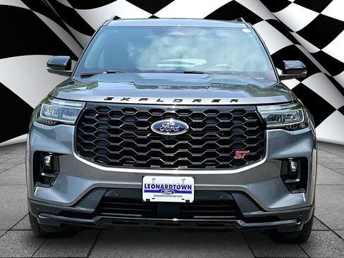 Used 2025 Ford Explorer ST AWD/4WD image 3
