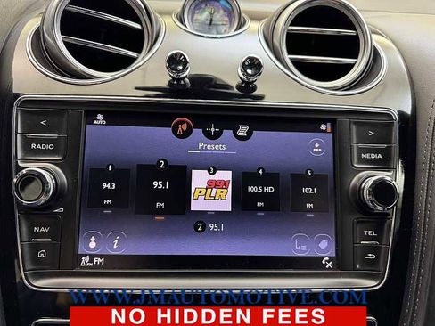 Used 2020 Bentley Bentayga Design Series image 23