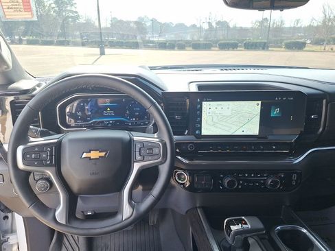 Used 2025 Chevrolet Silverado 1500 LTZ w/ LTZ Premium Package image 2