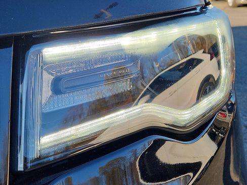 Certified 2021 Jeep Grand Cherokee Limited w/ Premium Lighting Group image 10