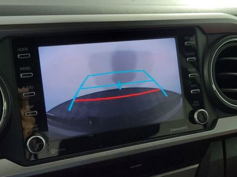 Used 2022 Toyota Tacoma SR5 RWD image 18