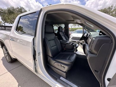 Certified 2025 GMC Sierra 1500 SLT RWD image 28
