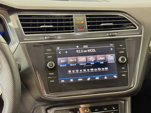Used 2023 Volkswagen Tiguan SE R-Line FWD image 32