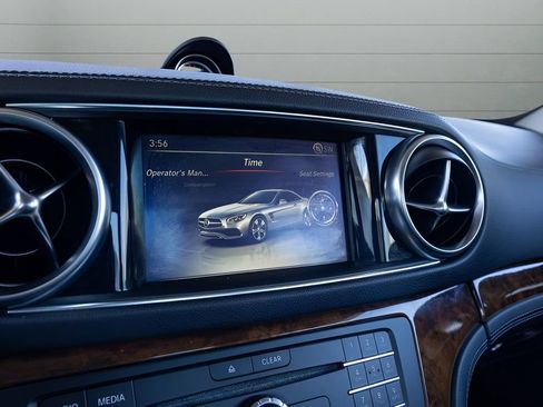 Used 2019 Mercedes-Benz SL 450 image 22