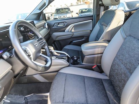 Used 2024 Chevrolet Colorado ZR2 image 17