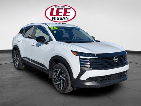 Used 2026 Nissan Kicks SV image 1