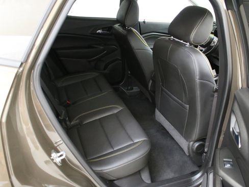 Used 2024 Chevrolet Trax ACTIV w/ Sunroof Package FWD image 31