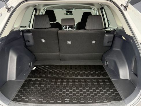 Used 2025 Toyota RAV4 LE AWD/4WD image 27