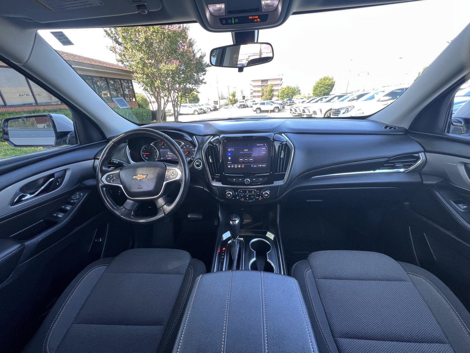 Used 2020 Chevrolet Traverse LT FWD image 19