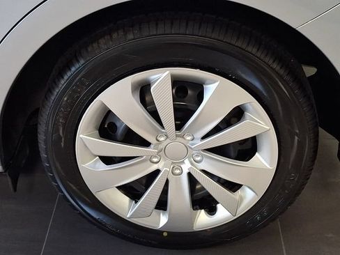 Used 2018 Subaru Impreza 2.0i AWD/4WD image 9