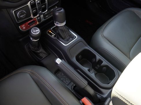 Used 2024 Jeep Gladiator Mojave w/ Convenience Group image 20