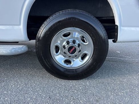 Used 2023 GMC Savana 2500 image 22