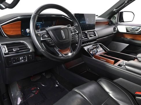 Used 2022 Lincoln Navigator Reserve image 12