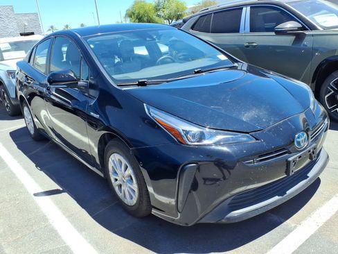 Used 2022 Toyota Prius LE FWD image 2