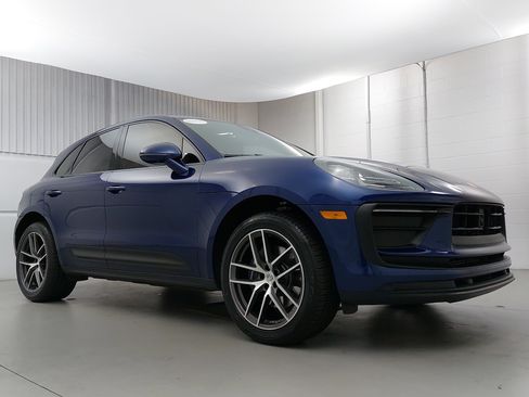 Used 2024 Porsche Macan image 9