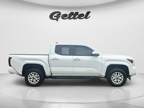Used 2024 Toyota Tacoma SR5 w/ SR5 Upgrade Package RWD image 4