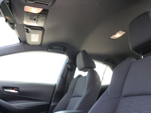 Used 2020 Toyota Corolla Hatchback image 19