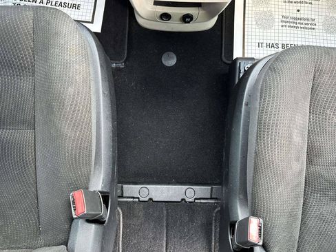 Used 2019 Dodge Grand Caravan SE FWD image 18