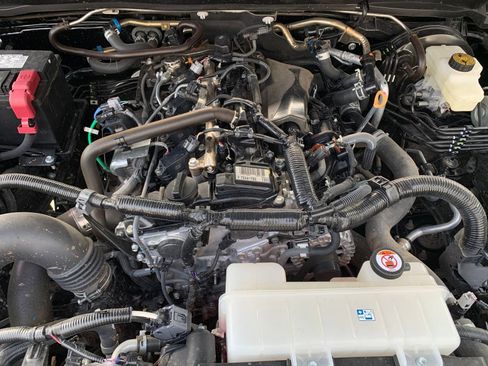 Used 2025 Toyota Tacoma TRD Off-Road image 31