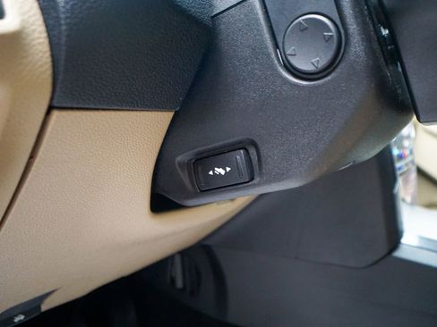 Used 2017 Ford Explorer Limited image 24