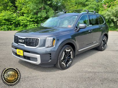 Used 2024 Kia Telluride EX w/ EX Captain's Chair Package