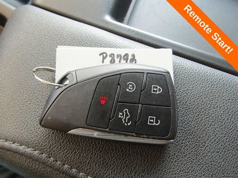 Used 2025 GMC Sierra 1500 SLT AWD/4WD image 22