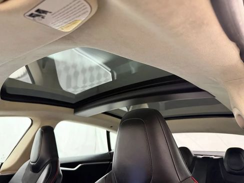 Used 2013 Tesla Model S Performance RWD image 9
