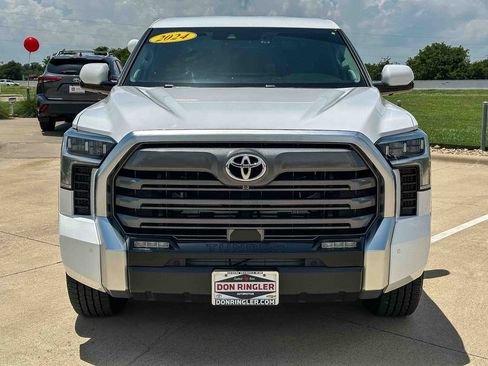 Used 2024 Toyota Tundra Limited AWD/4WD image 8