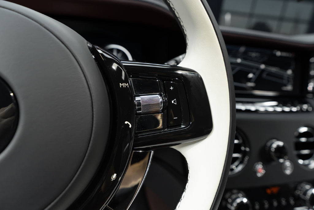 Used 2026 Rolls-Royce Cullinan AWD/4WD image 33