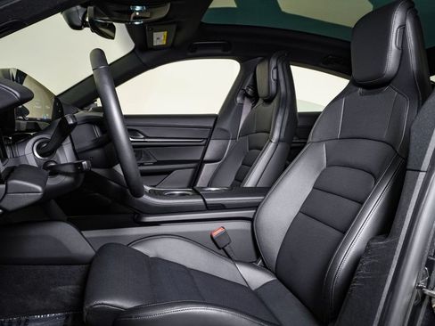 Certified 2025 Porsche Taycan AWD/4WD image 5