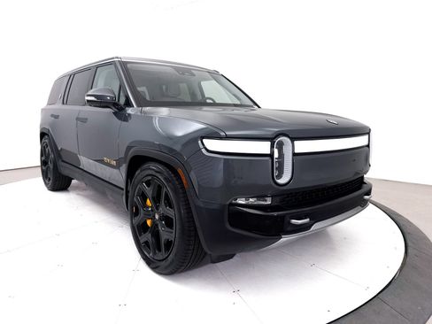 Used 2023 Rivian R1S Adventure AWD/4WD image 33