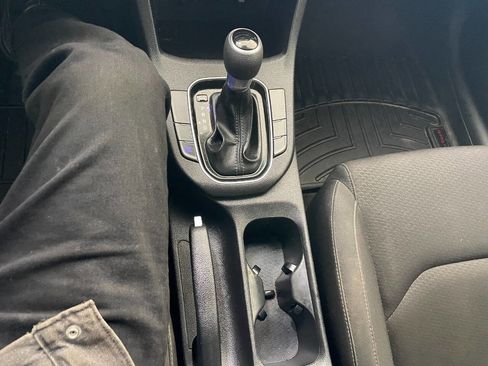 Used 2018 Hyundai Elantra GT image 37