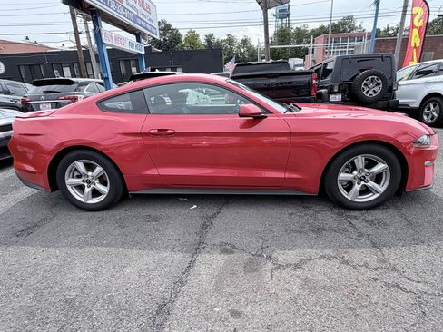 Used 2018 Ford Mustang Coupe RWD image 6