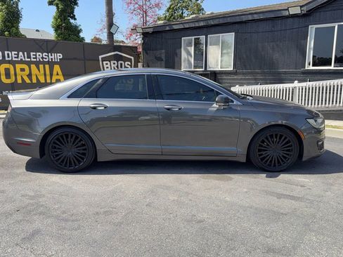 Used 2017 Lincoln MKZ Reserve image 9