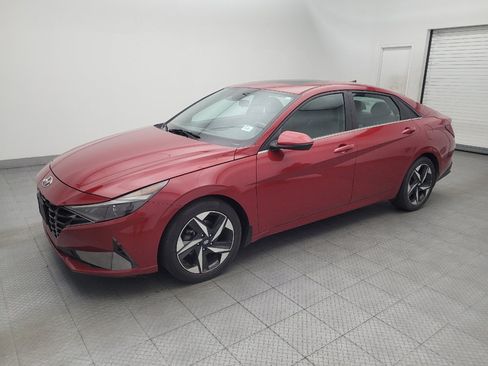 Used 2022 Hyundai Elantra SEL w/ Convenience + Premium Package FWD image 2