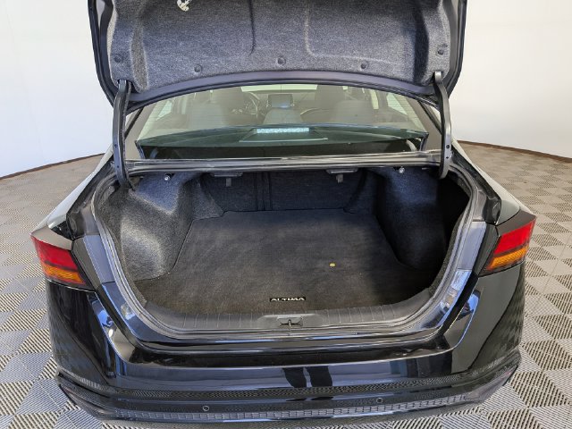 Used 2025 Nissan Altima 2.5 SV FWD image 8
